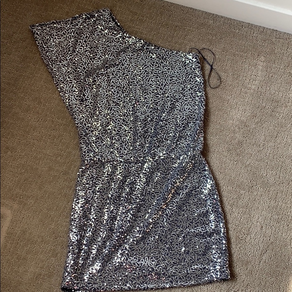 🌟CLEAROUT🌟 EXPRESS SEQUIN MINI DRESS